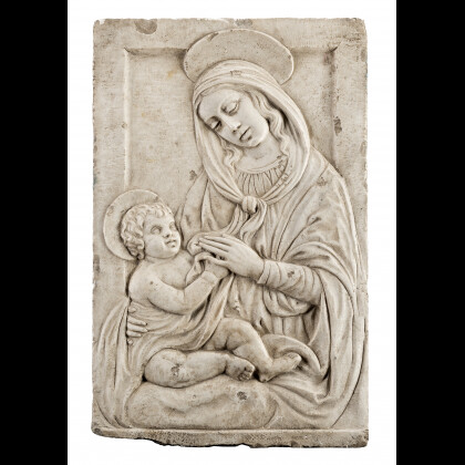 Alceo Dossena ( Cremona 1878 - Roma 1937 ) , An antique marble high relief depicting the Virgin and Child (cm 81x48) (defects and restorations)