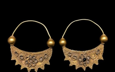 Ancient Greek Gold pair of earrings in the shape of a half-moon, 5 cm diam. Exhibited at Ifergan Museum - (2)