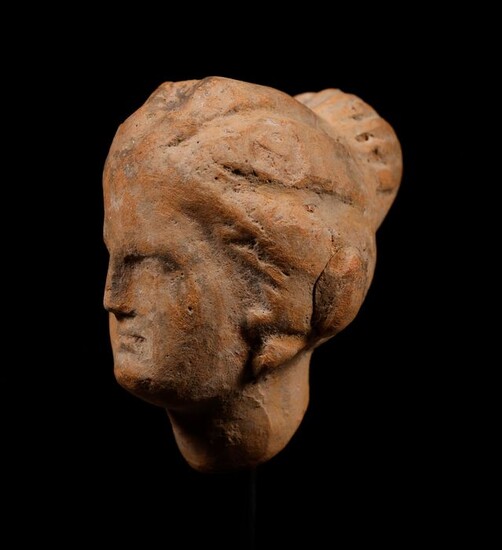 Ancient Greek Terracotta Female head - 5×3.2×3.1 cm - (1)