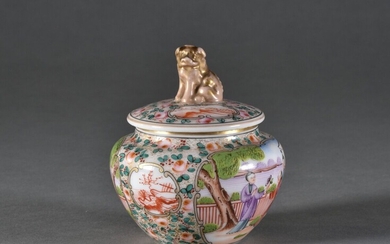 BAYEUX - XIXe siècle Pot couvert en porcelaine... - Lot 61 - De Baecque et Associés
