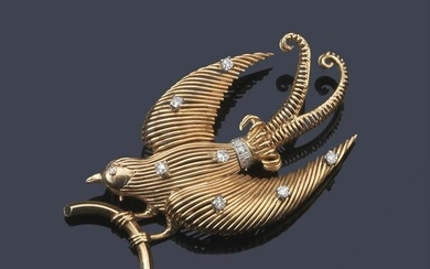 Brooch in bird-of-paradise design in 18K yellow gold