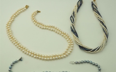 COLLECTION OF PEARL NECKLACES