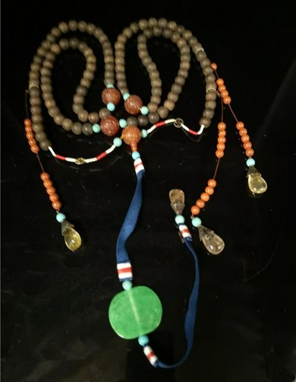 Chinese Chenxiang Court Necklace