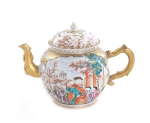 Chinese Export porcelain oversized teapot
