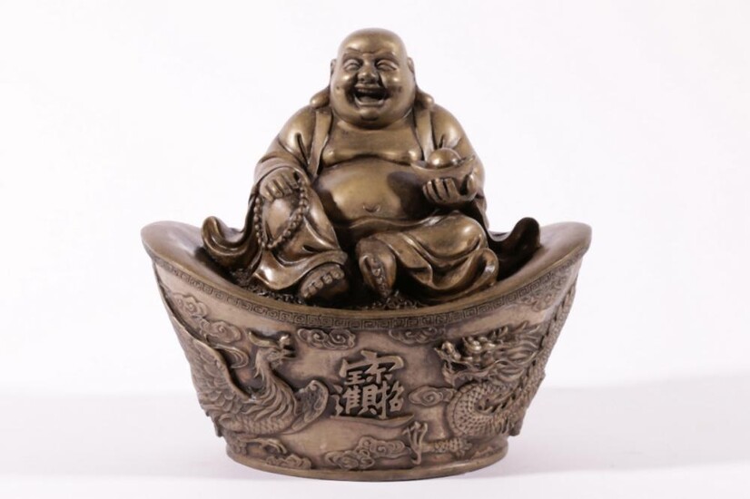 Chinese brone figure of Happy Buddha, holding ingot and rosary beads (H19cm W20cm D13cm)