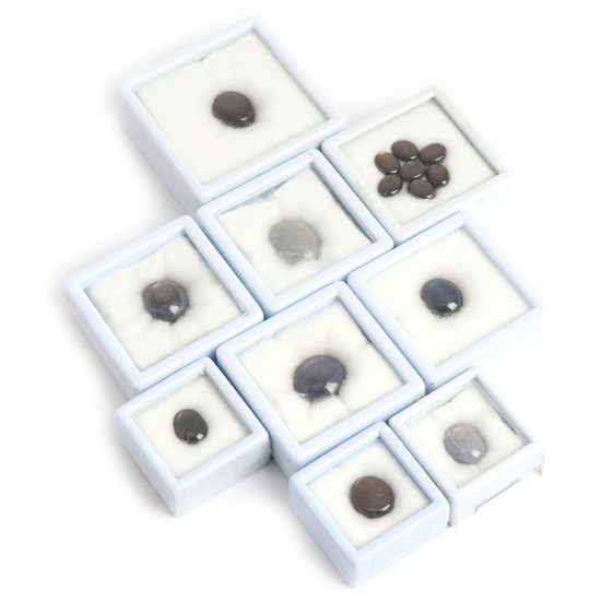 Collection of cabochon-cut star sapphires. Circa 1.6–23.45 ct. Totalling app. 121.04 ct. (15)