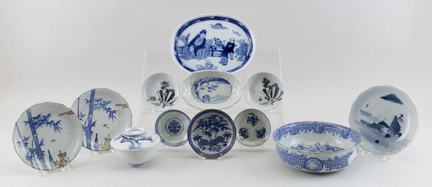 ELEVEN PIECES OF JAPANESE PORCELAIN Mostly Early 20th