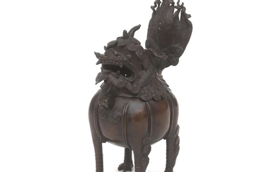 Een bronzen foo hond wierookbrander, China, eind 19e/ begin 20e eeuw