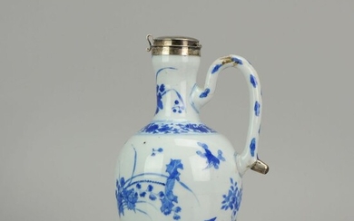 Ewer - Famille verte - Porcelain - Antique 17C Chinese Porcelain Jug Ewer Transitional Chongzhen Flowers- China - 17th century