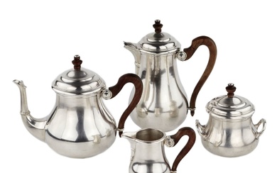 French tea and coffee service in silver plated metal. Paris....