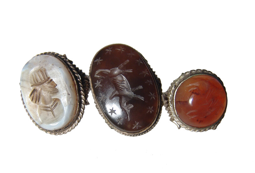 Group of large and attractive ancient-style replica rings