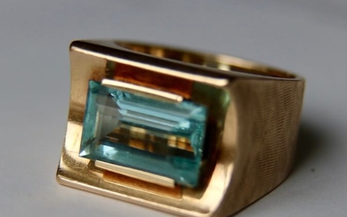 Handcrafted ("AK" marker's mark) - 14 kt. Yellow gold - Ring - 4.50 ct Aquamarine