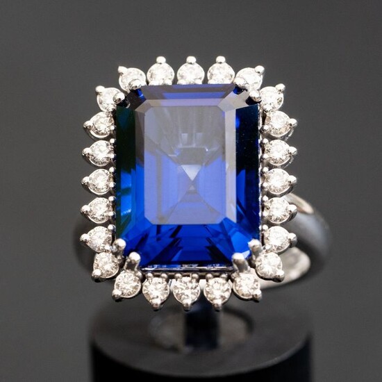 Large Emerald Sapphire Diamond Ring - 14 kt. White gold - Ring - 17.00 ct Sapphire - 1.30 ct Diamonds D VVS