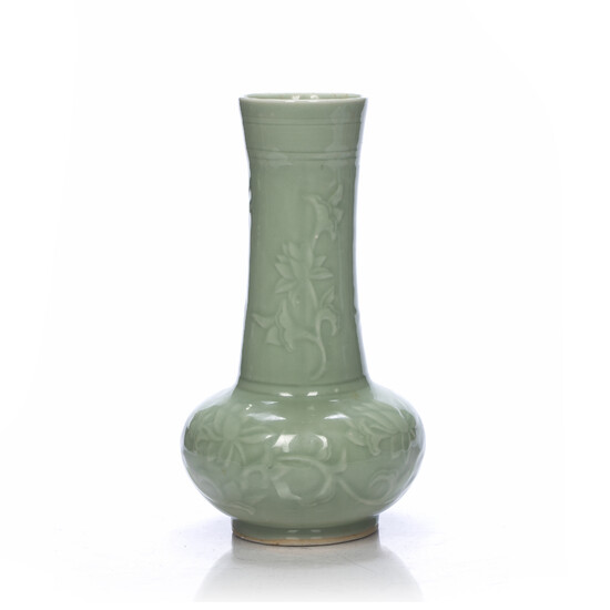Longquan vase