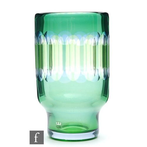 Ove Sandberg - Kosta - A Unik glass vase of footed sleeve fo...