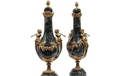 Paar grosse Cassolette-Vasen