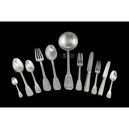 Part of a silver flatware service. Titled 800 (g 2760 ca.)