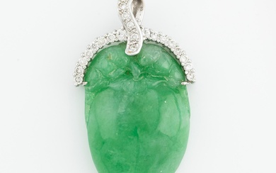 Pendant, with carved jadeite in the shape of a peach with brilliant-cut diamonds