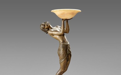 Pierre LAUREL (1892-1962), pseudonyme de Pierre LE FAGUAYS "Femme à la vasque" Bronze et onyx,...