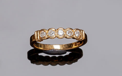 Quintillo ring in yellow gold with a front decorated...