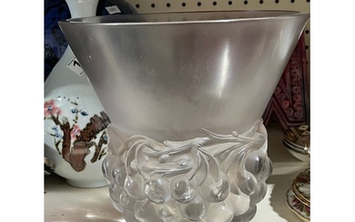 Rene Lalique Vase, Cerises: 20 centimeters high frosted glas...