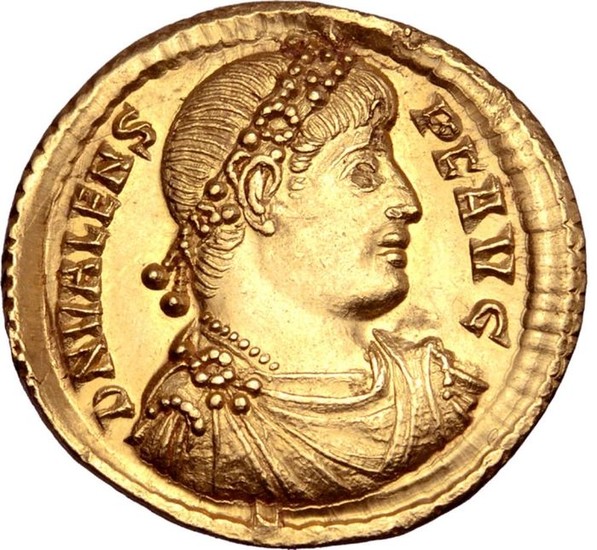 Roman Empire - Solidus - Valens. (4.39g, 21mm.) minted in Constantinople, AD 367. RESTITVTOR REIPVLICAE. - Gold