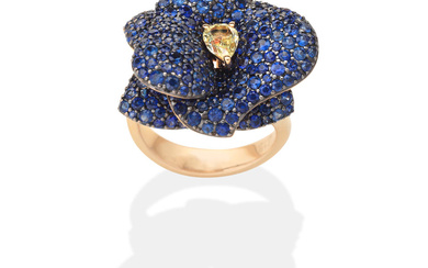 SAPPHIRE AND COLOURED DIAMOND FLOWER RING