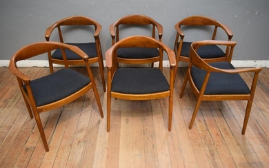 SIX TEAK MID-CENTURY STYLE DINING CHAIRS (H76 X W61 X D53 CM) (LEONARD JOEL DELIVERY SIZE: LARGE)