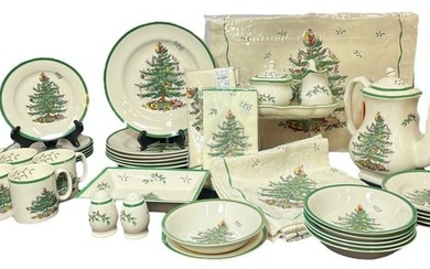 SPODE Christmas Tree Porcelain Dinnerware Service for 6