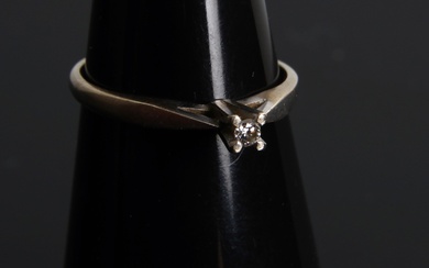 Solitaire ring of 14 kt. white gold, ring size 48