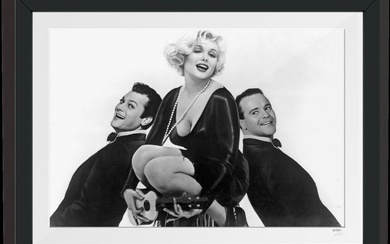 "Some Like it Hot" 1958 - Marilyn Monroe, Tony Curtis, Jack Lemmon. - Fine Art Photography - Luxury Wooden Framed 70X50 cm - Limited Edition Nr 01 of 30 - Serial ID 16934 - Original Certificate (COA), Hologram Logo Editor and QR Code