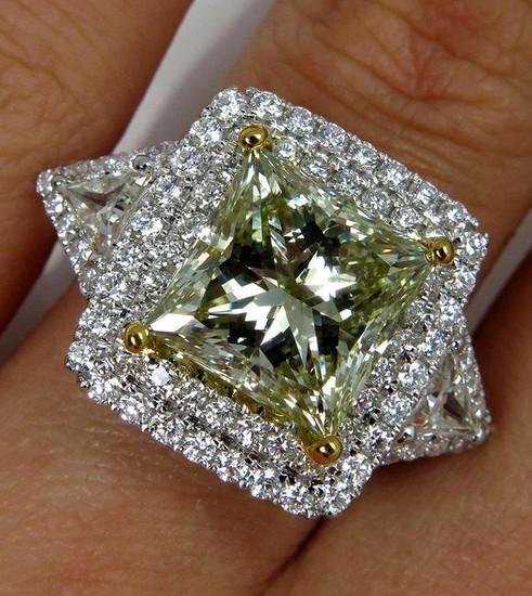 Spectacular GIA 6.81ctw Estate Natural Fancy GREEN