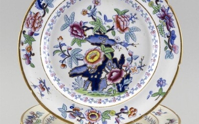 TWELVE ENGLISH IRONSTONE PORCELAIN PLATES Late 19th/Early 20th...