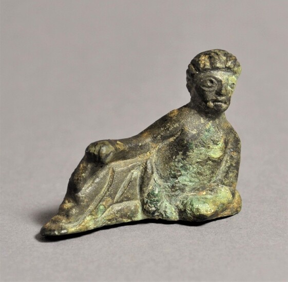 Statuette d'un dieu du fleuve Romaine, 1er siècle après J.-C. Bronze, L = 4,1 cm...
