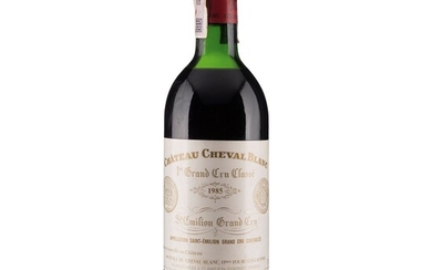 Château Cheval Blanc. Cosecha 1985. St. Émilion. 1er. Grand Cru Classé. Nivel: en la punta del hombro. Calific...
