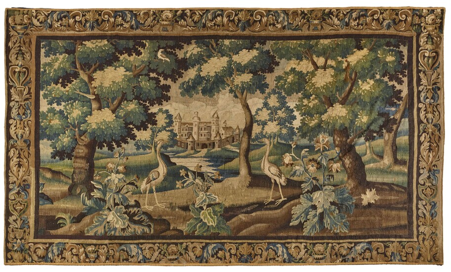 TAPISSERIE VERDURE D'AUBUSSON DU XVIIIe SIÈCLE En laine, à décor de hérons dans un paysage...