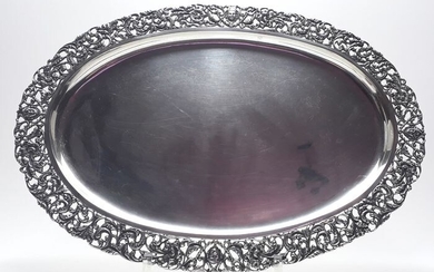 Tray, Large silver tray with sawn-open floral edge - 1923 (1) - .833 silver - B.W. van Eldik (1917-1950) - Netherlands - First half 20th century