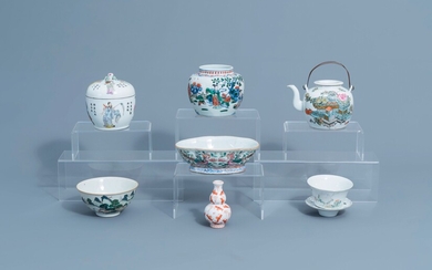 Une collection variée en porcelaine de Chine famille rose, verte et rouge de fer, 19ème/20ème siècle