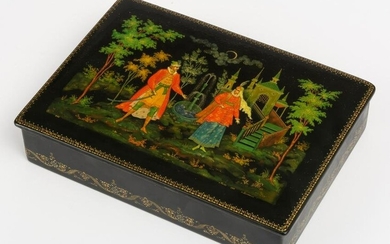 VERY FINELY PAINTED RUSSIAN LACQUER BOX SHOWING LOVERS