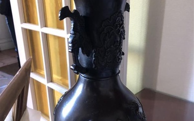 Vase en bronze monté en lampe. Fin XIXème... - Lot 61 - Baron Ribeyre & Associés
