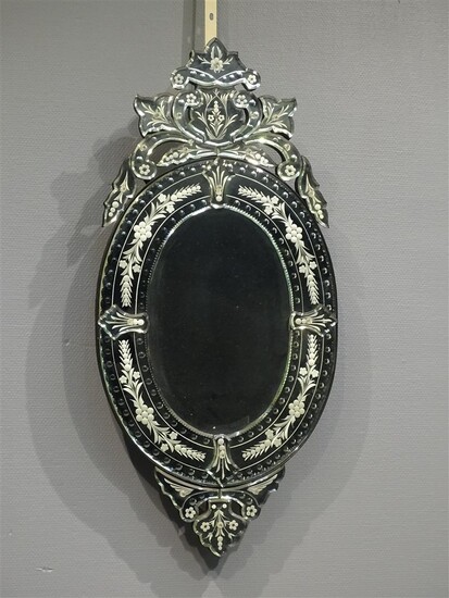 (-), Venetiaanse spiegel op zachthouten achterplaat met geslepen...