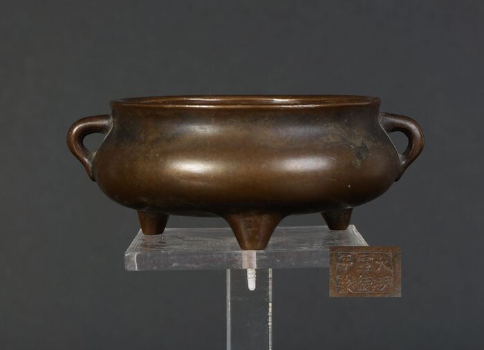 Very fine bronze incense burner with elephant ears (1) - Bronze - China - 19th century