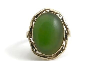 Vintage Jade Green Oval Cocktail Ring in 14K Yellow Gold, Size 5.75, 2.80 Grams