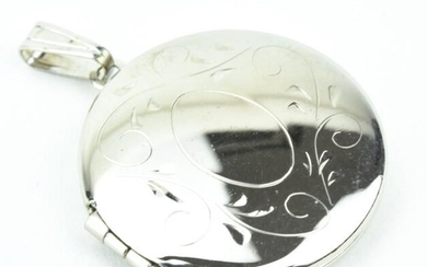 Vintage Silver Round Locket Necklace Pendant w