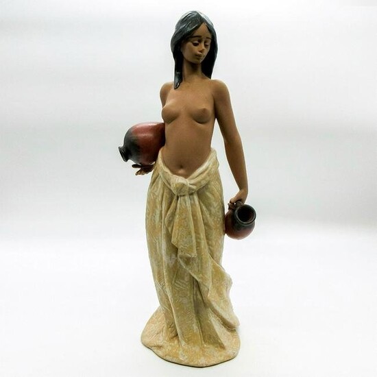 Water Girl 1012323 - Lladro Porcelain Figurine