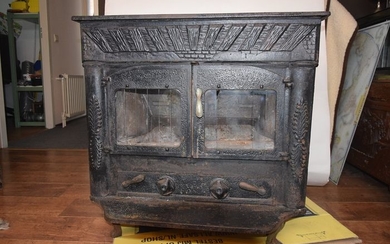 Wood stove (1) - cast iron - 1920-1949