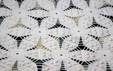 white crocheted bedspread (1) - Cotton - 1950-1974