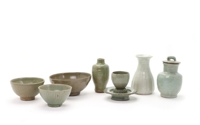 A collection of Southeast Asian celadon glazed pottery, one Korean bowl. 19th-20th century. H. 6,5–15,5 cm. (8)