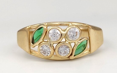 18 kt yellow gold ring with zircons and green stones