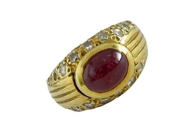 18K GOLD DIAMOND RUBY CABOCHON COCKTAIL STATEMENT RING An Outstanding Vintage 18K Yellow Gold